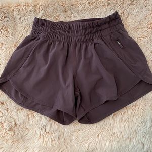 Lululemon Tracker Short V *4" Size 6